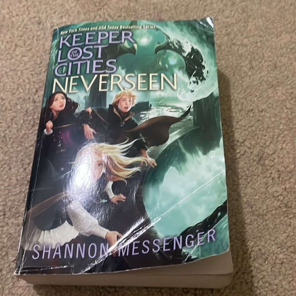 “Keeper Lost Cities” books Shannon Messenger - Picture 4 of 4